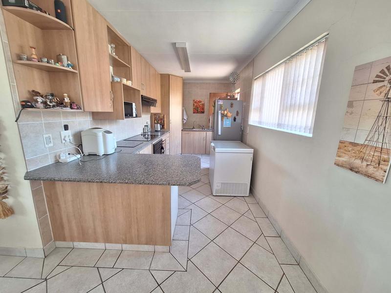 3 Bedroom Property for Sale in Fraaiuitsig Western Cape